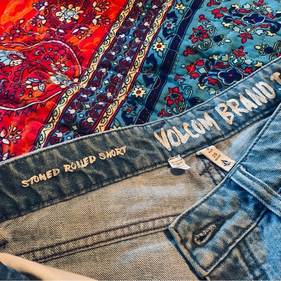 Volcom Brand Jean Shorts- Stoned Rolled Short - Picture 6 of 9